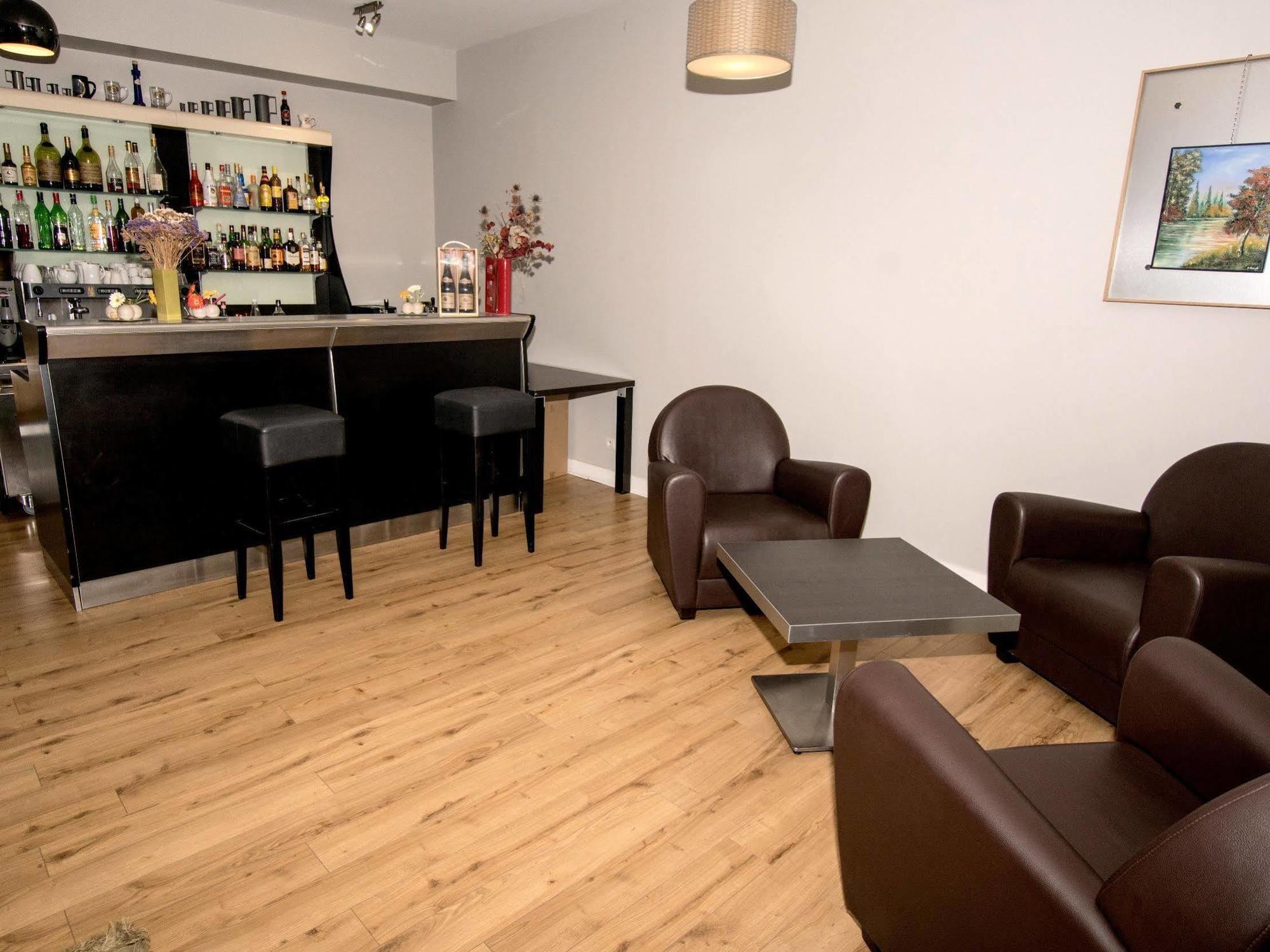 Hotel Le Plat D'Etain Brou エクステリア 写真